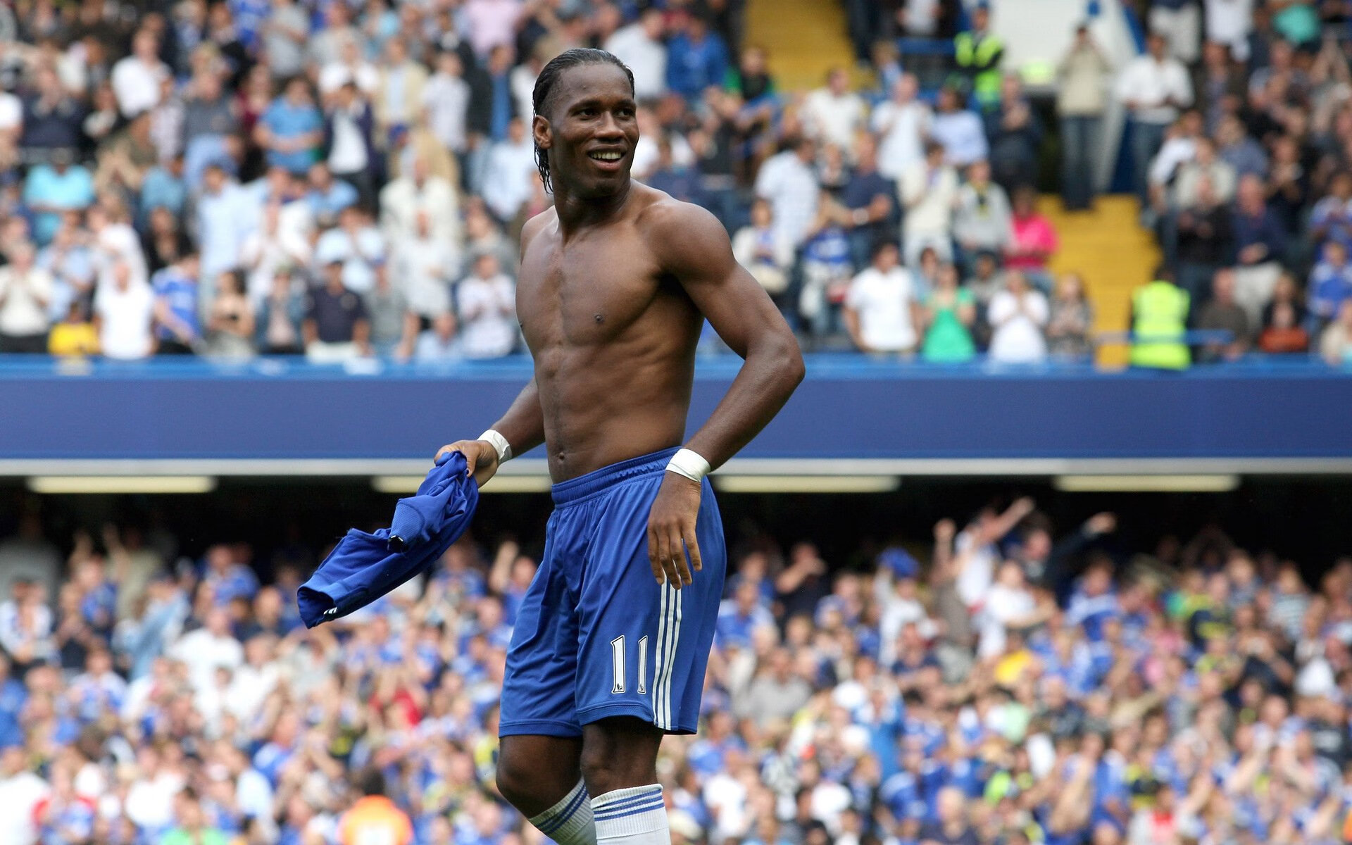 足协杯转会风云：川崎前锋盯上锋线强援，肖若腾或成交易筹码